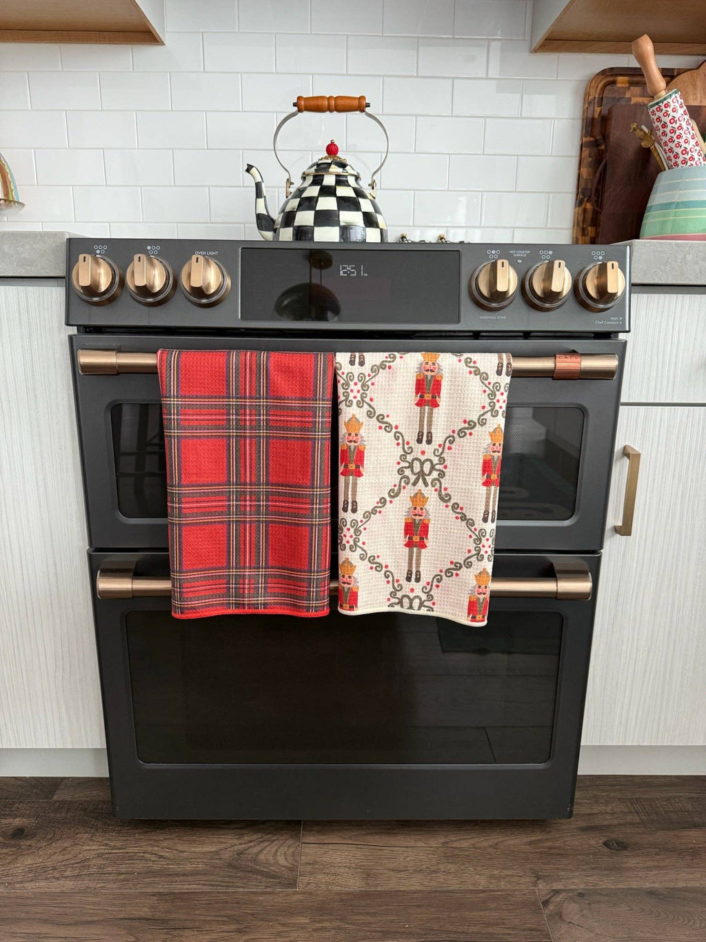Vixen: Double-Sided Hand Towel: Red / Hand Towel (17 in x 27 in)