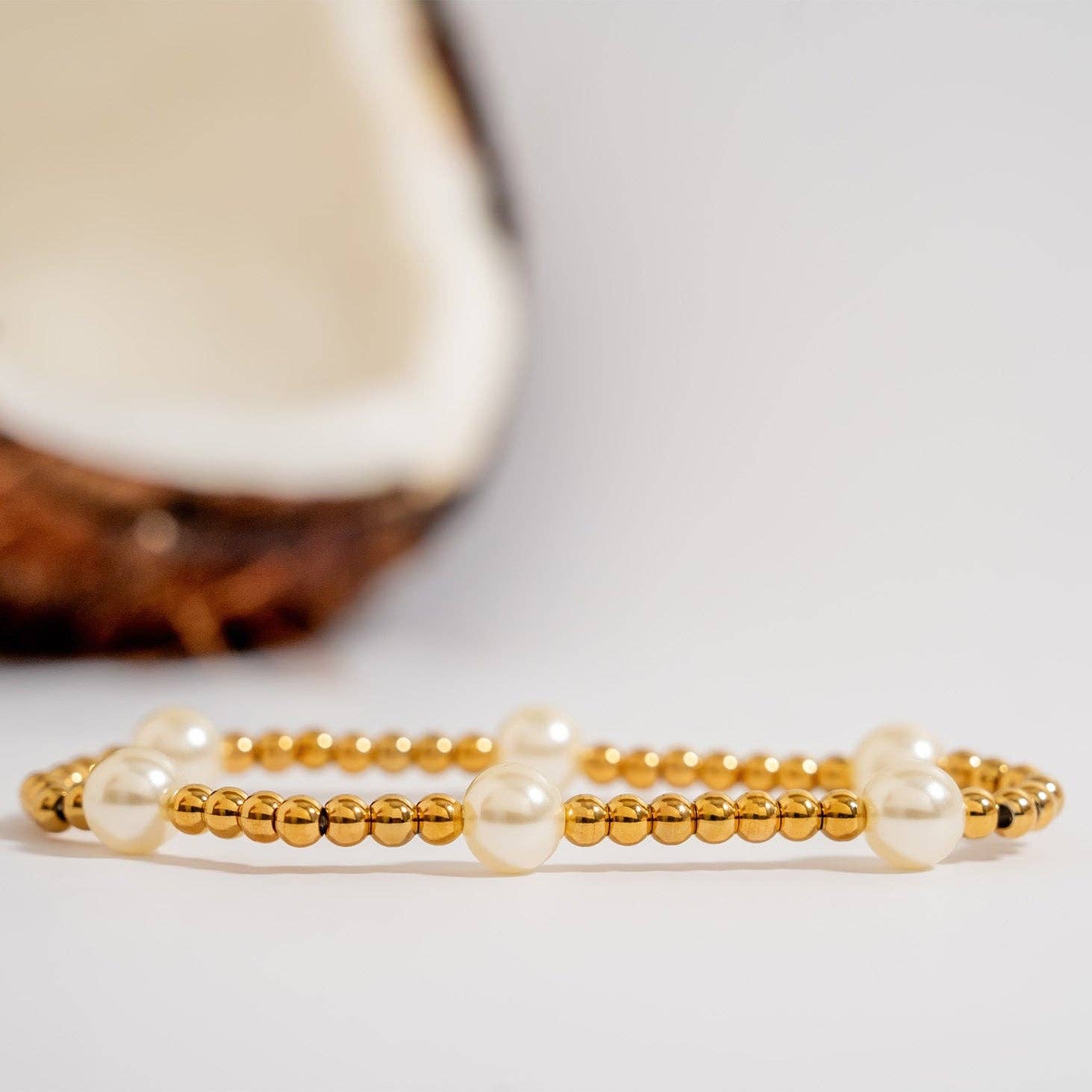 Yellow Gold 8mm Kiska Glass Pearl Stretch Bracelet: S160