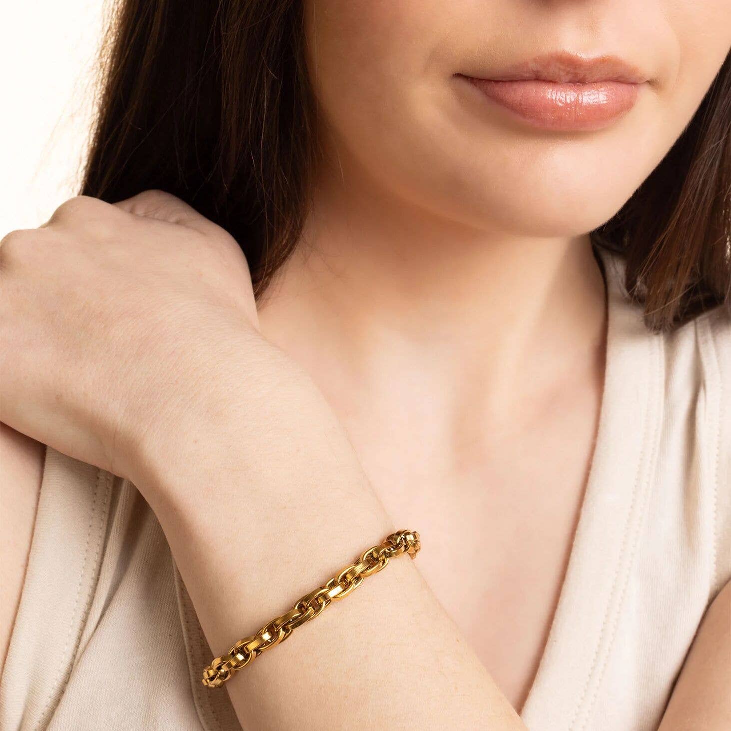 Golden Oval Luxe Bracelet - SS37