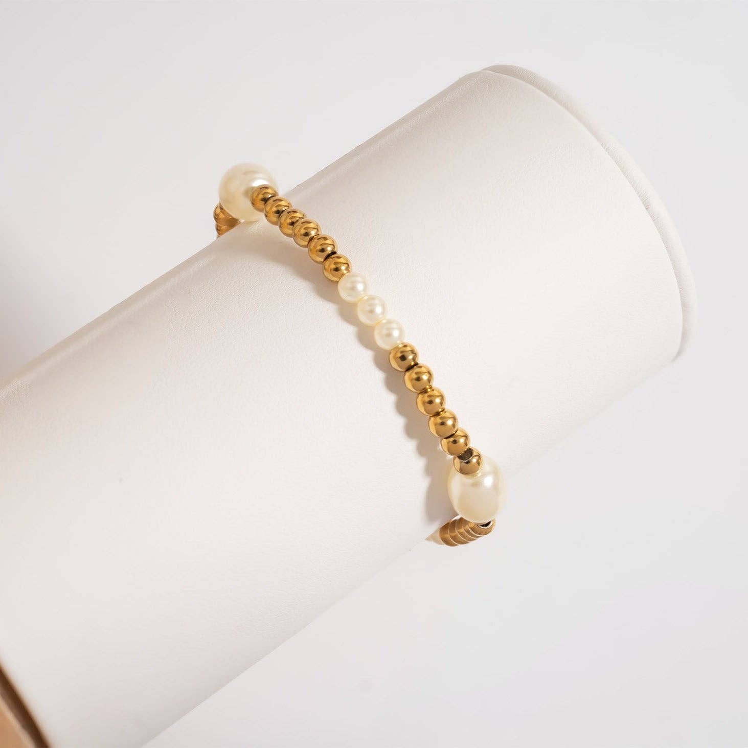Yellow Gold 8mm Kiska Glass Pearl Stretch Bracelet: S164