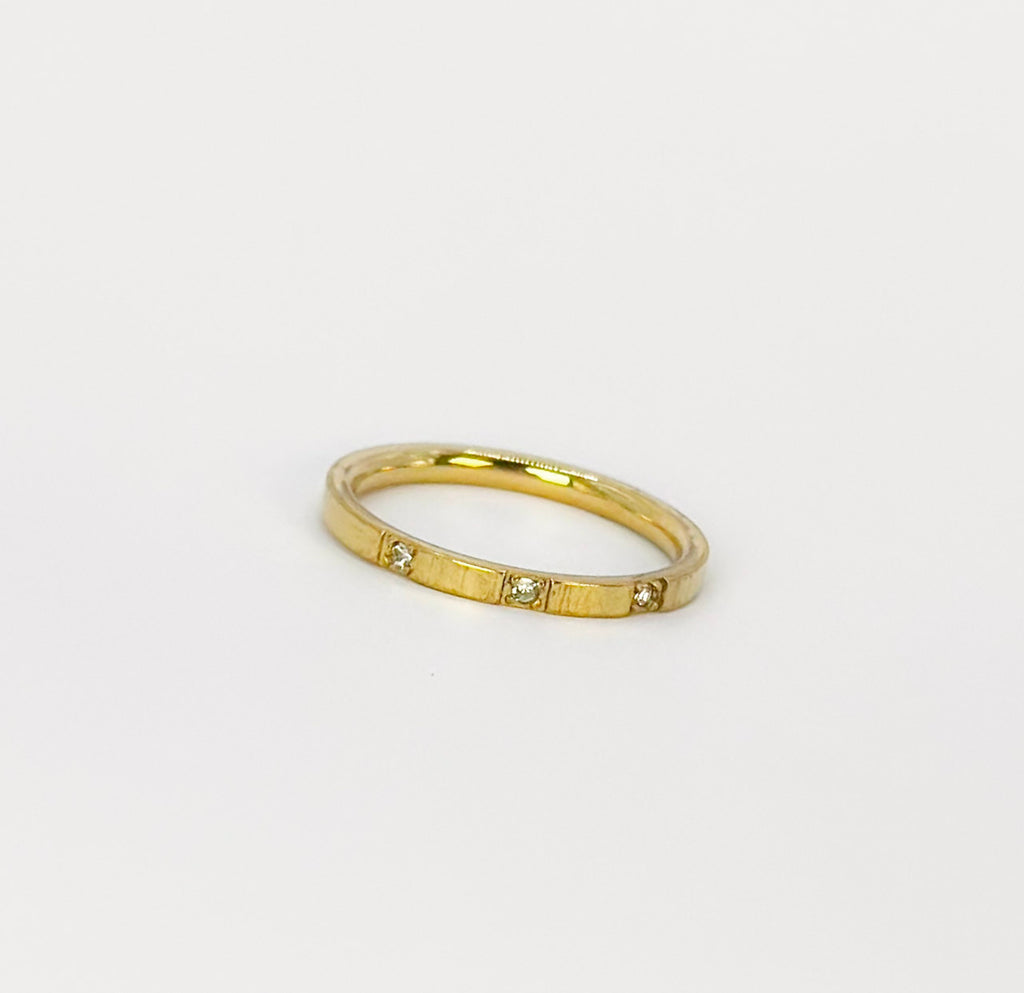 Simply Golden Ring - A28