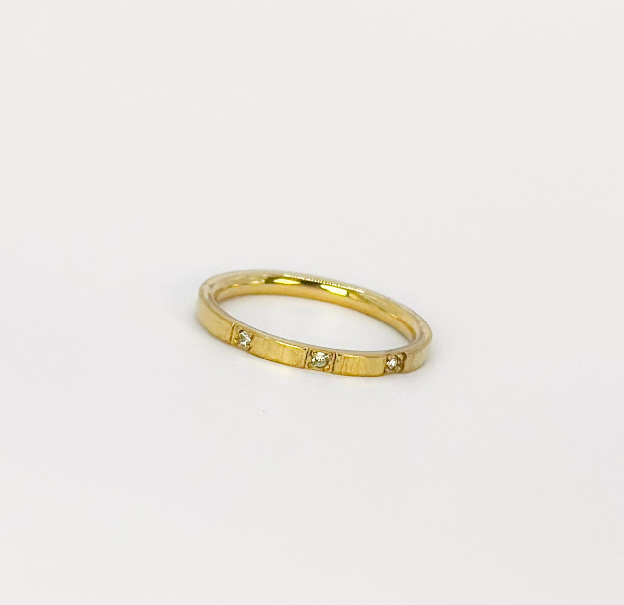 Simply Golden Ring - A28