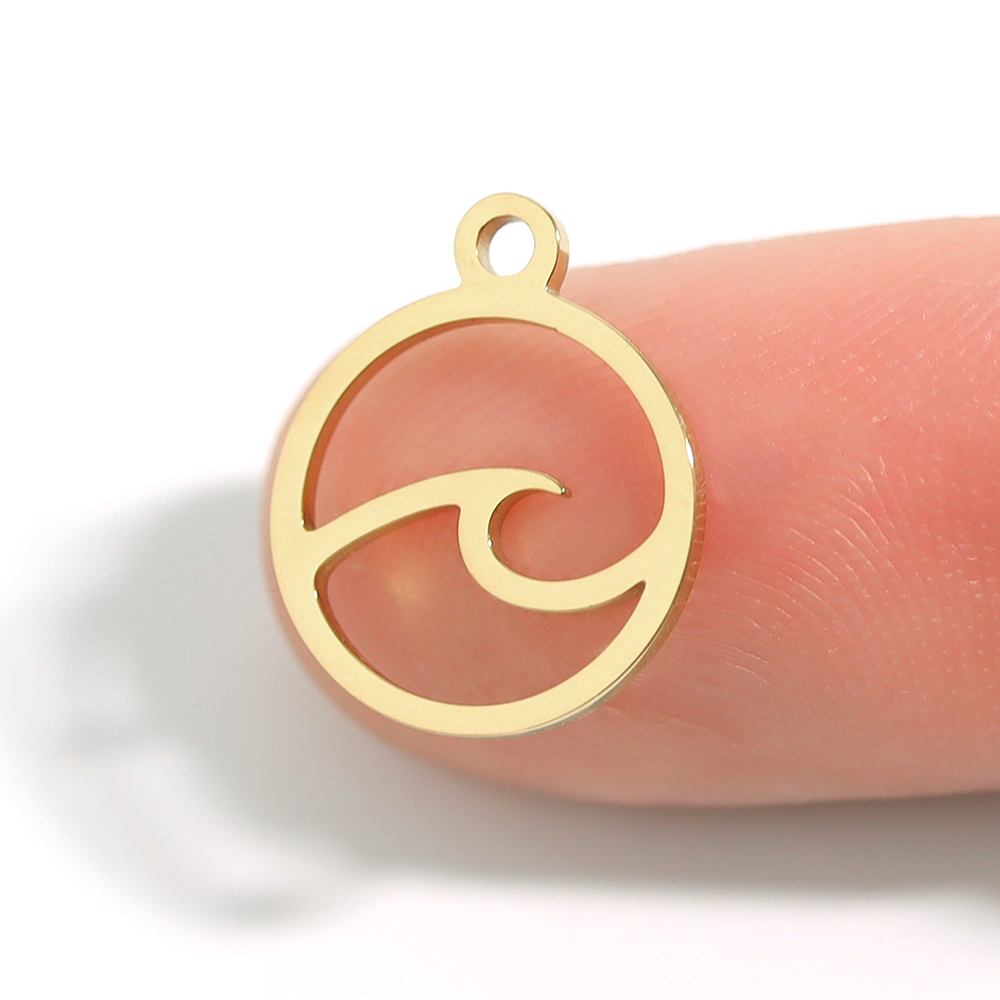 Round Wave Charm - C191