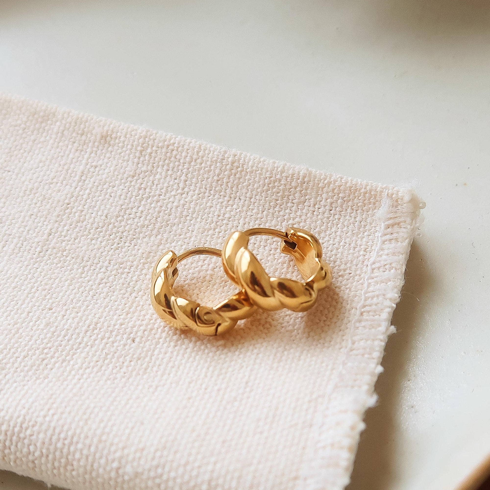 Kamryn Twisted Hoop Earrings: E3