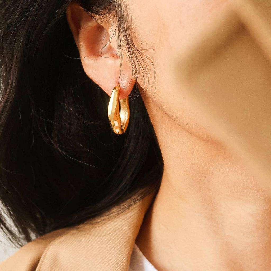 Oval Hoop Earring - E40