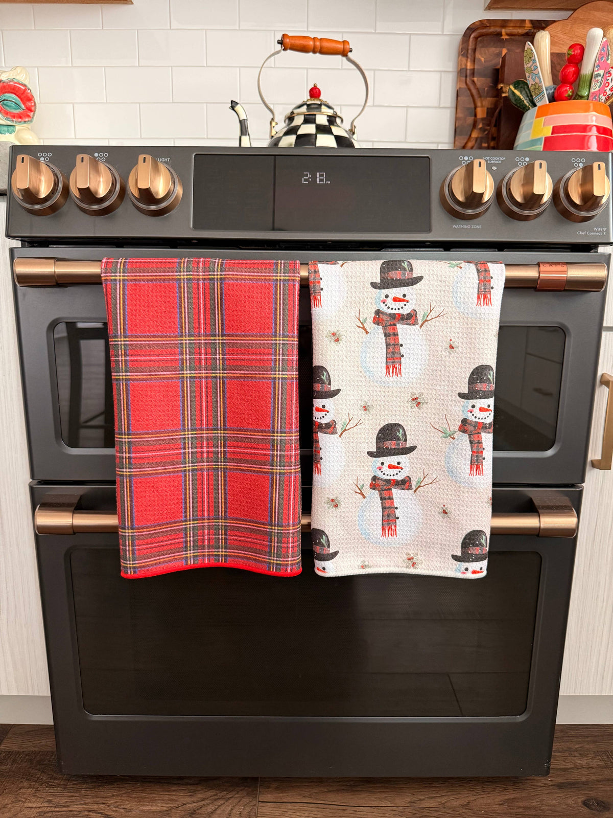 Vixen: Double-Sided Hand Towel: Red / Hand Towel (17 in x 27 in)