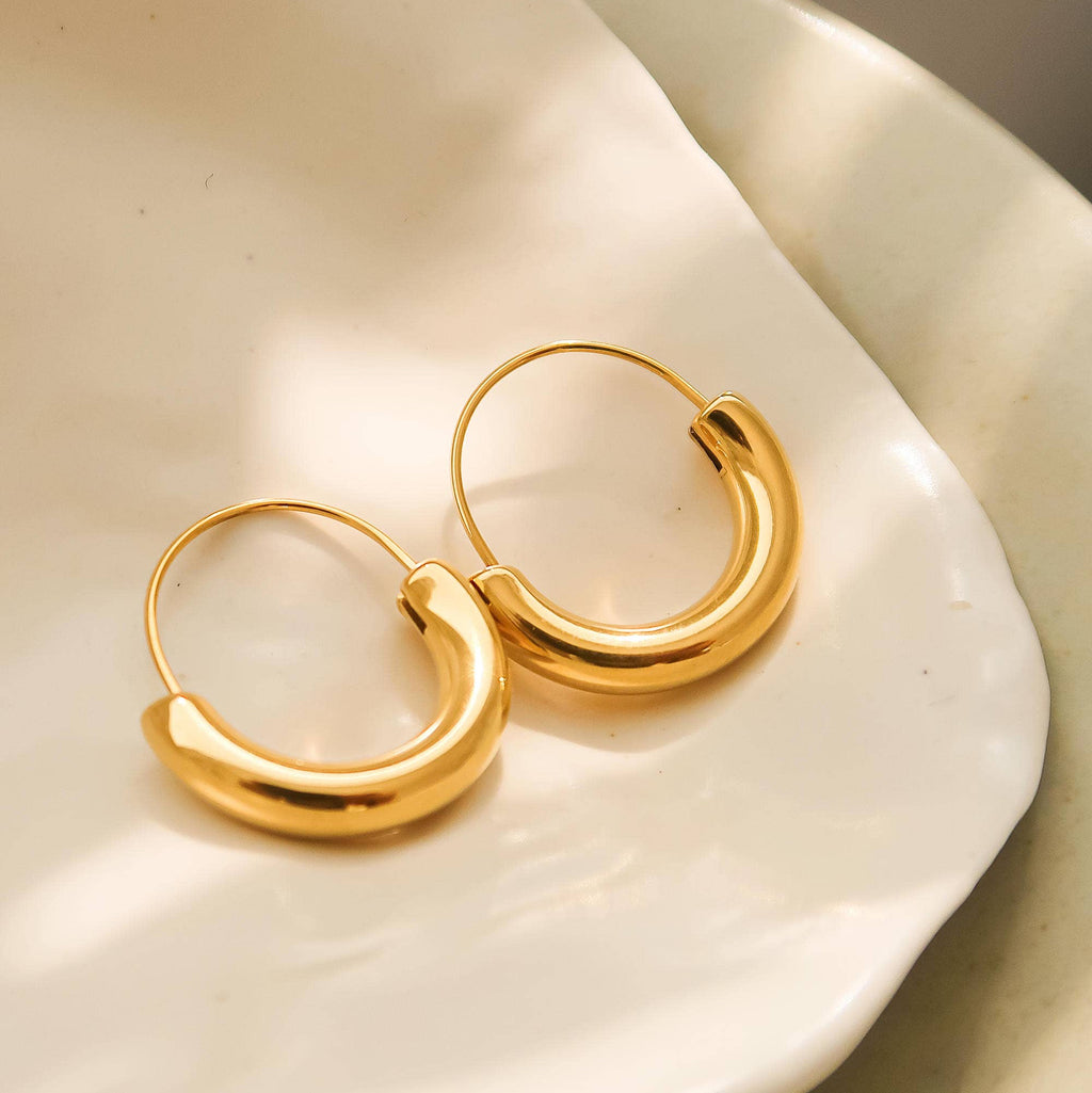 Makenzie U-Shape Hoop Earring: E39