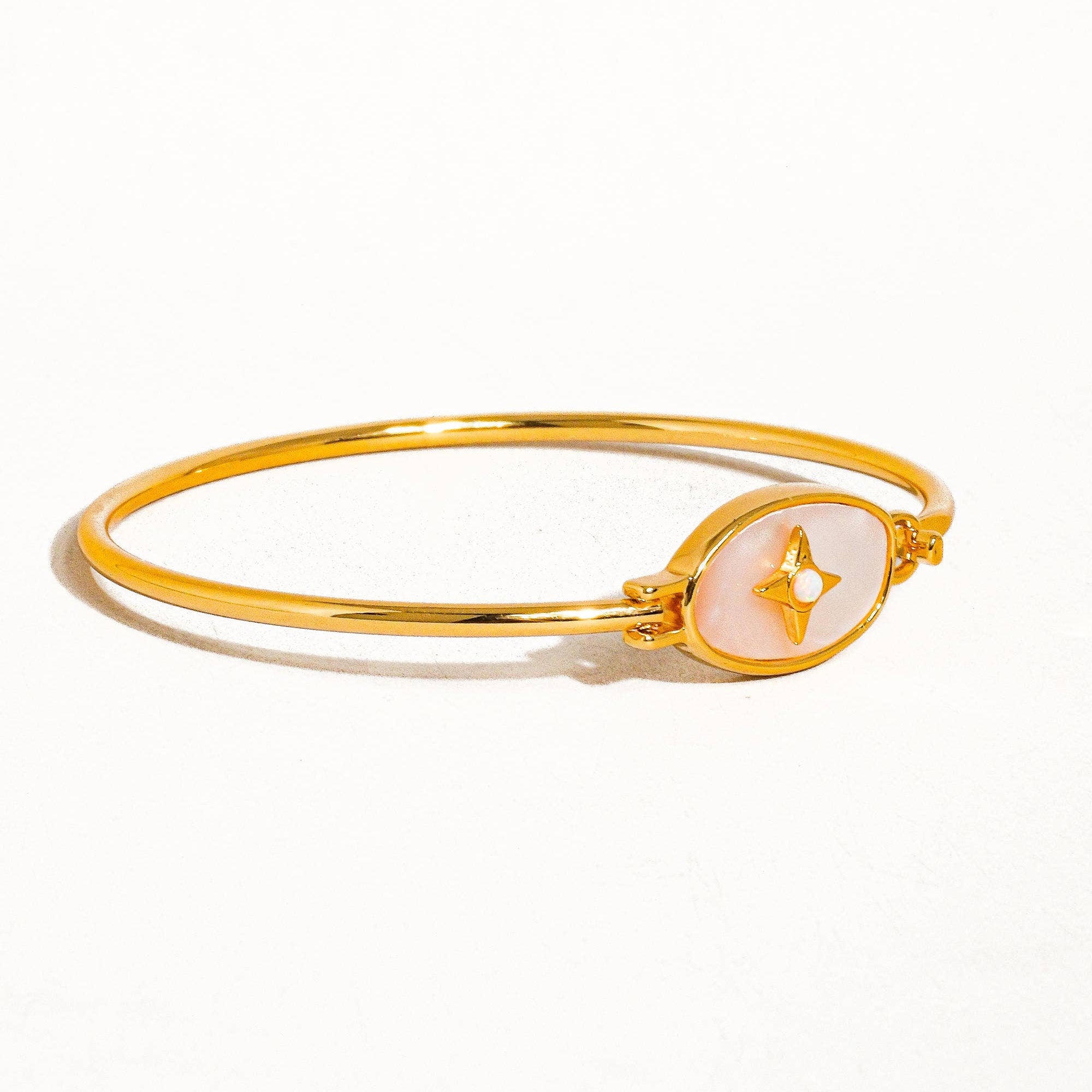 Vintage Star Shell Bangle - SS2