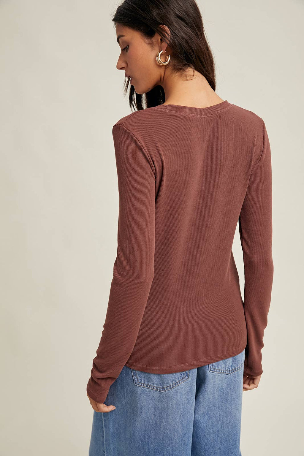 ROUND NECK FITTED RIBBED KNIT TOP / WL24-9450: RED BEAN / L