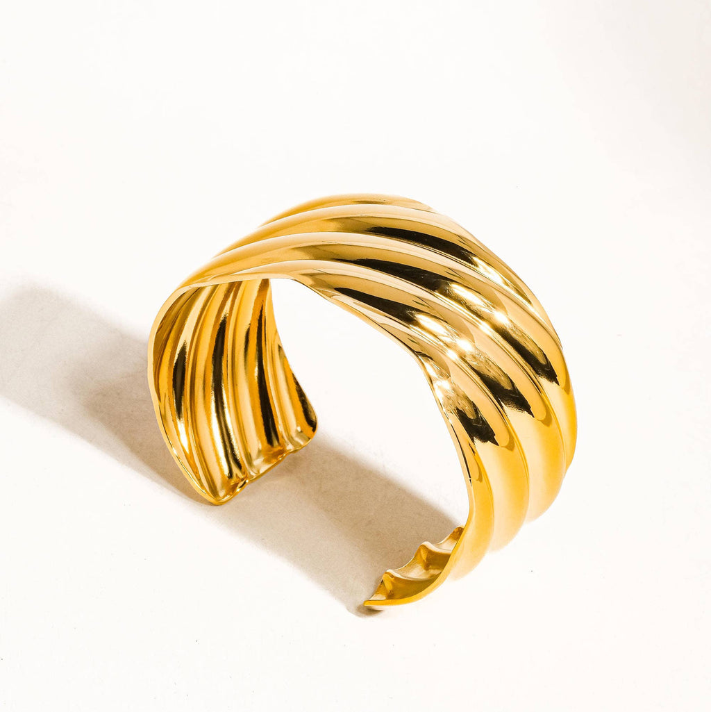 Wavy Bold Bangle: SS15
