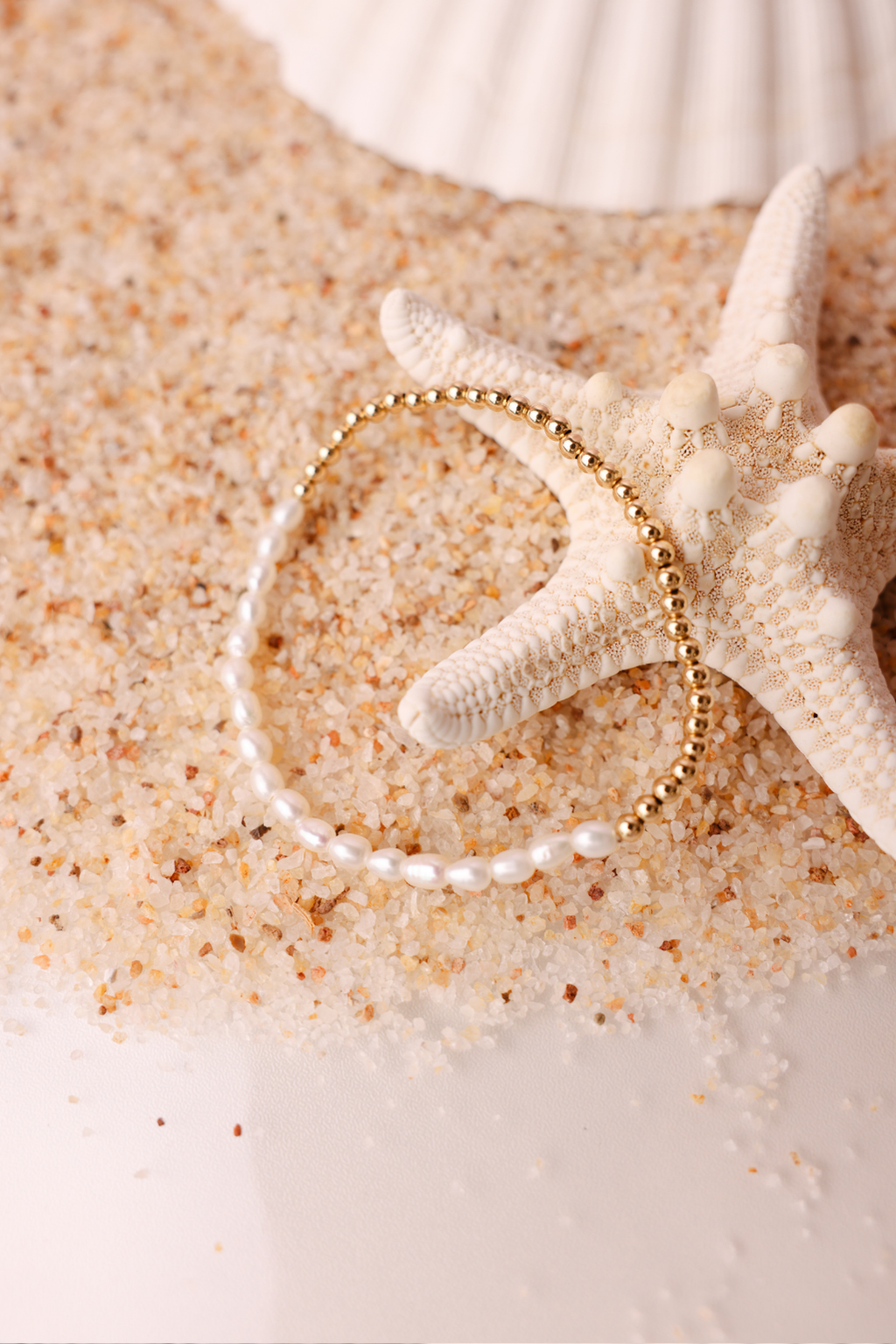 Hannah Pearl Bracelet in Gold: Standard 6.75 Inch