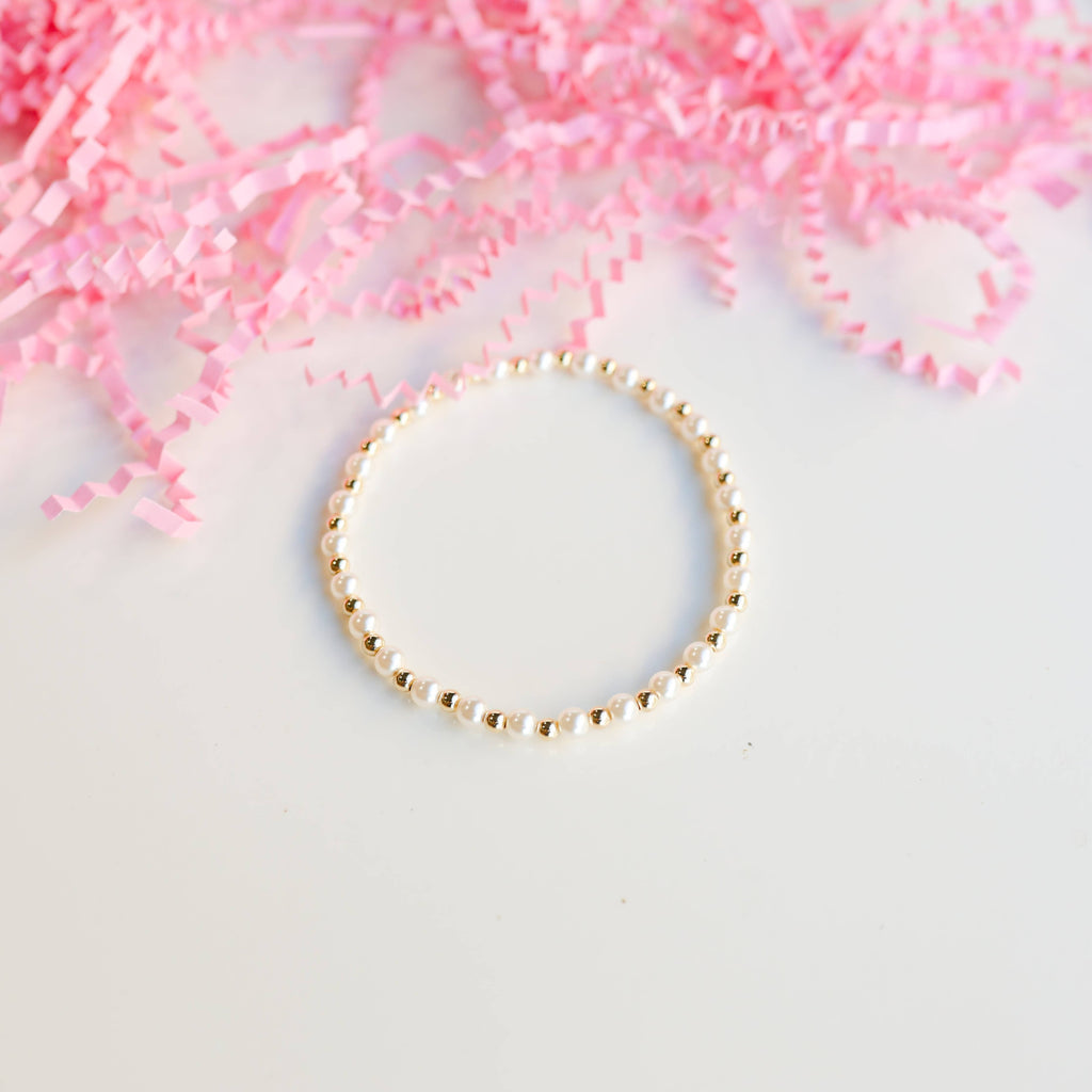 Luci Pearl Bracelet in Gold: Standard 6.75 inch