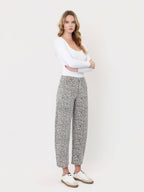 HIGH RISE LEOPARD PRINT UTILITY BARREL JEANS: LEOPARD , Vervet