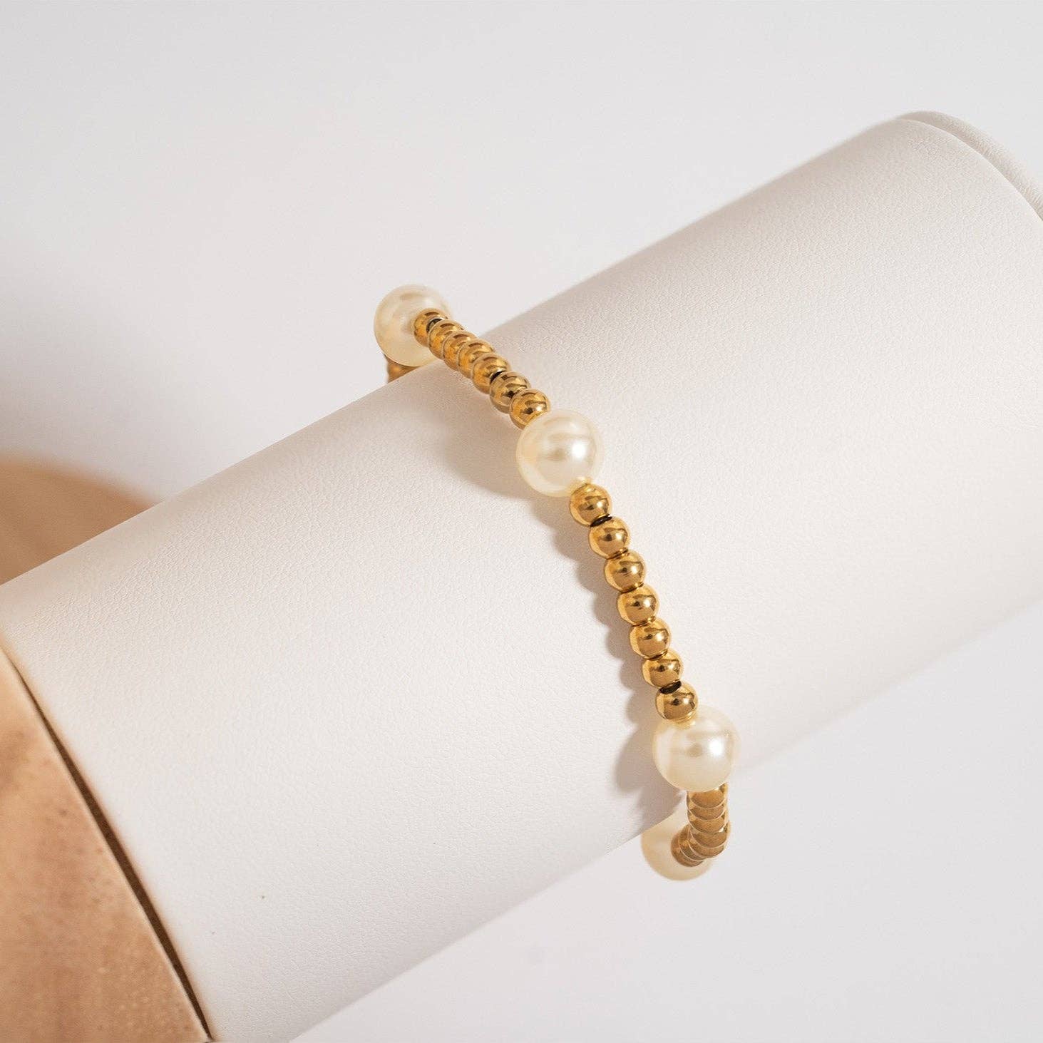 Yellow Gold 8mm Kiska Glass Pearl Stretch Bracelet: S160