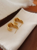 Sculpted Wave Hoop Earrings - E101