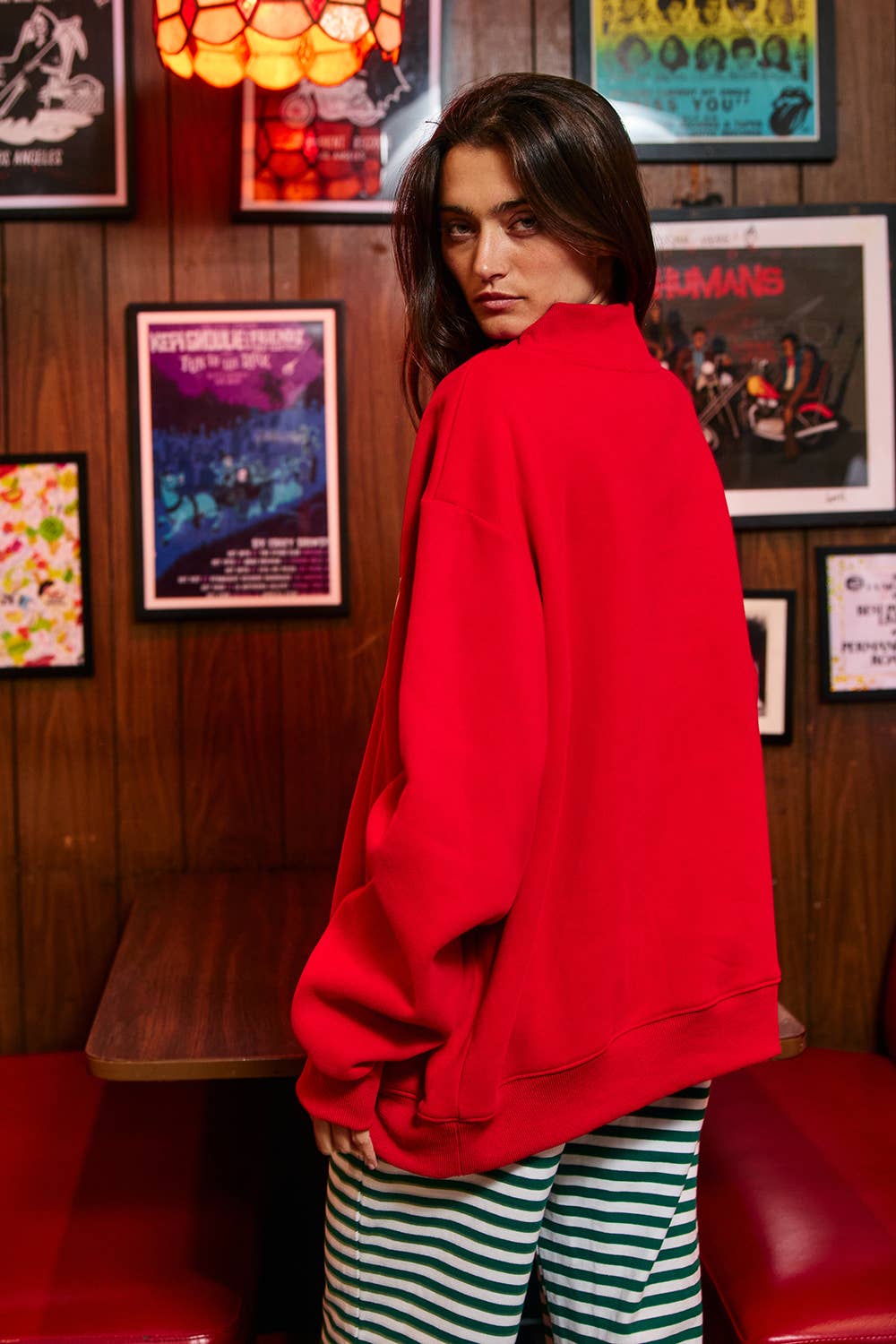NICELIST | Reversible Slogan Mockneck Pullover: Red