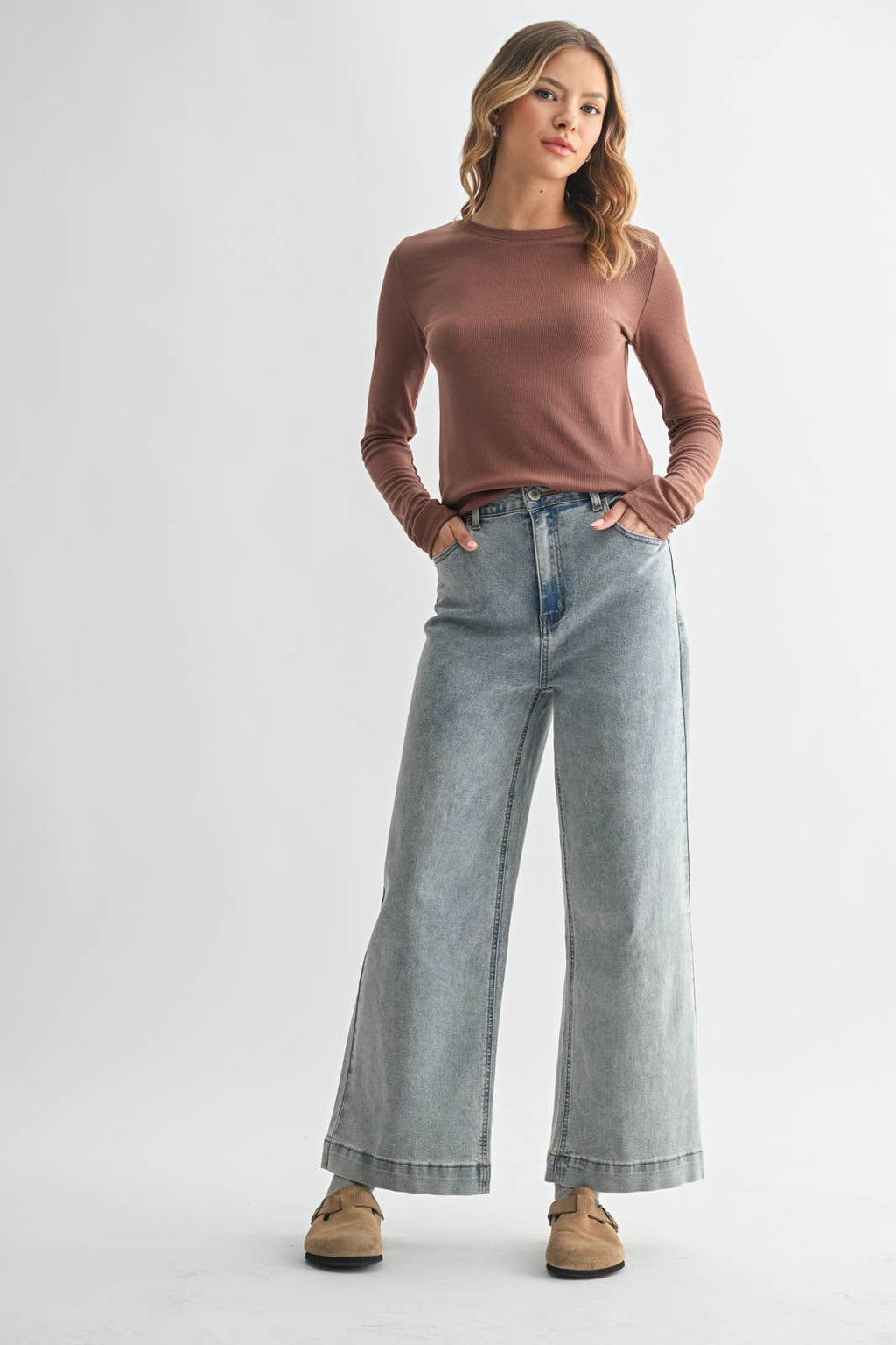 ROUND NECK FITTED RIBBED KNIT TOP / WL24-9450: RED BEAN / L