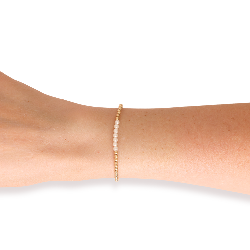 Dainty Sophia Pearl Bracelet in Gold: Standard 6.75 Inch