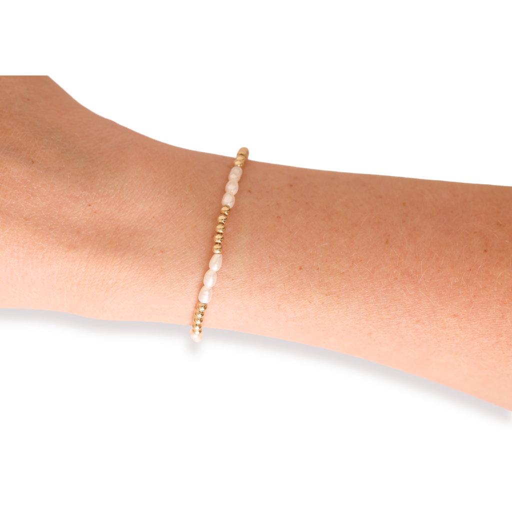 Alli Pearl Bracelet in Gold: Standard 6.75 Inch
