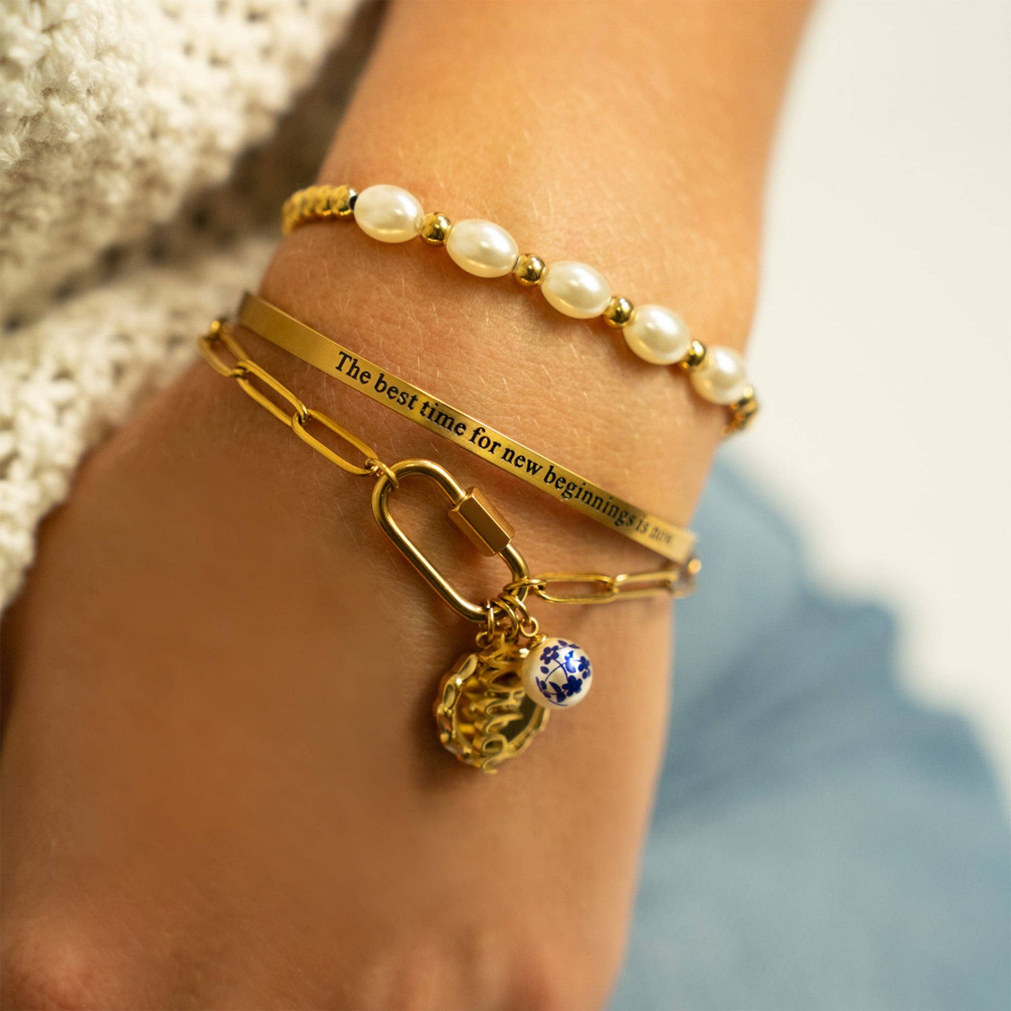 Yellow Gold 8mm Kiska Glass Pearl Stretch Bracelet: S161