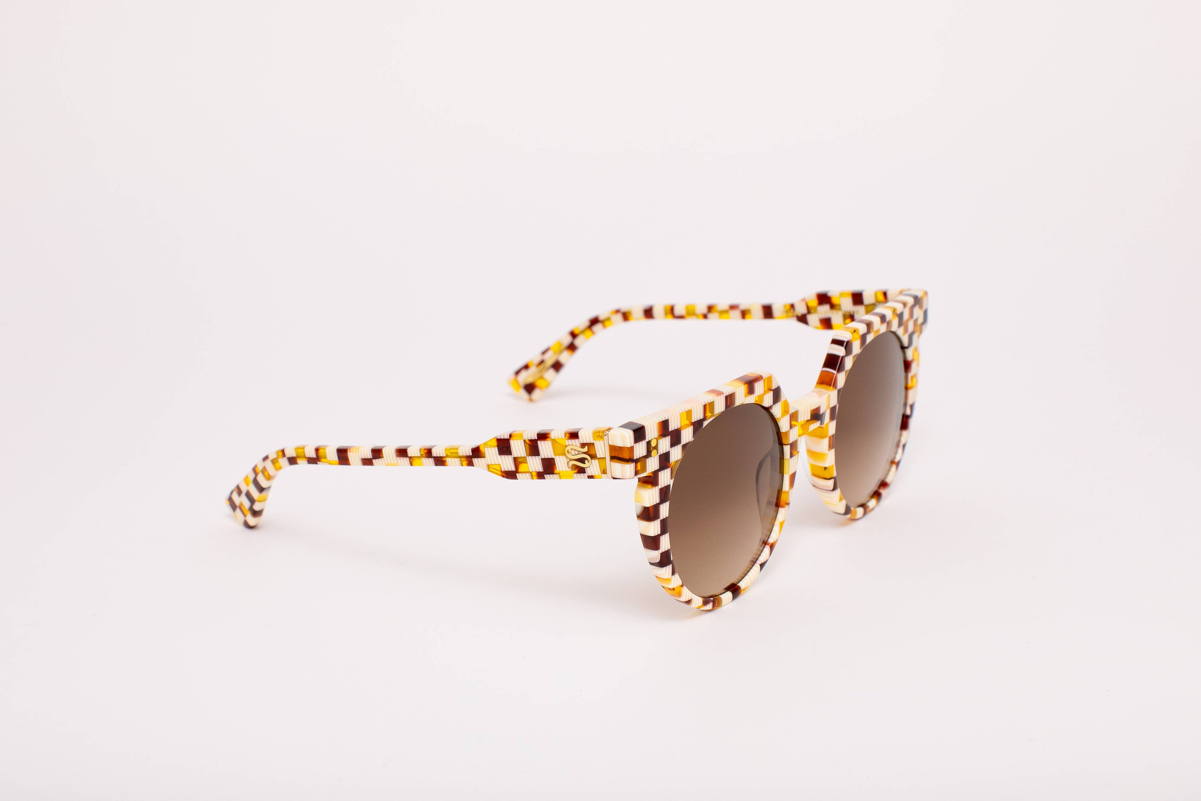 SARDINE - Aster - Toasted Moxie Round Checkered Sunglasses