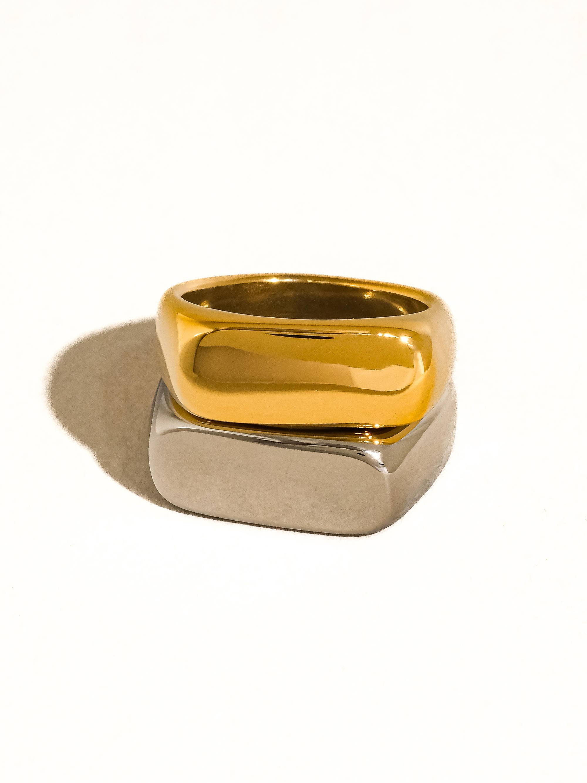 Southern Charm Classic Signet Ring: A110