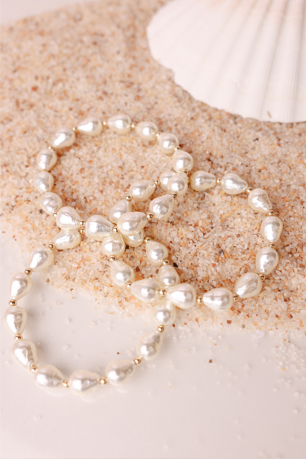 Saylor Pearl Bracelet in Gold: Standard 6.75 Inch