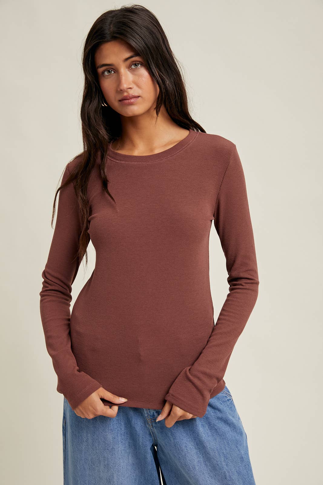ROUND NECK FITTED RIBBED KNIT TOP / WL24-9450: RED BEAN / L