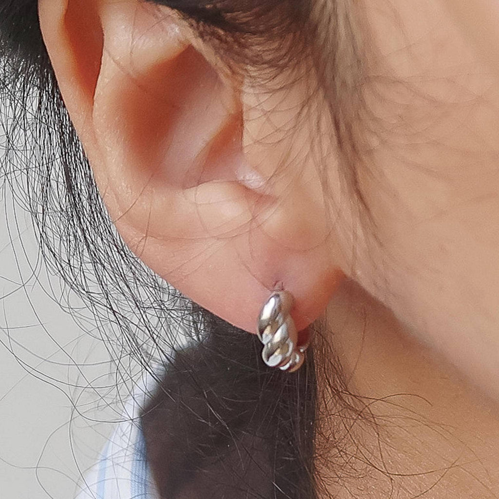 Silver Kamryn Twisted Hoop Earrings - E106