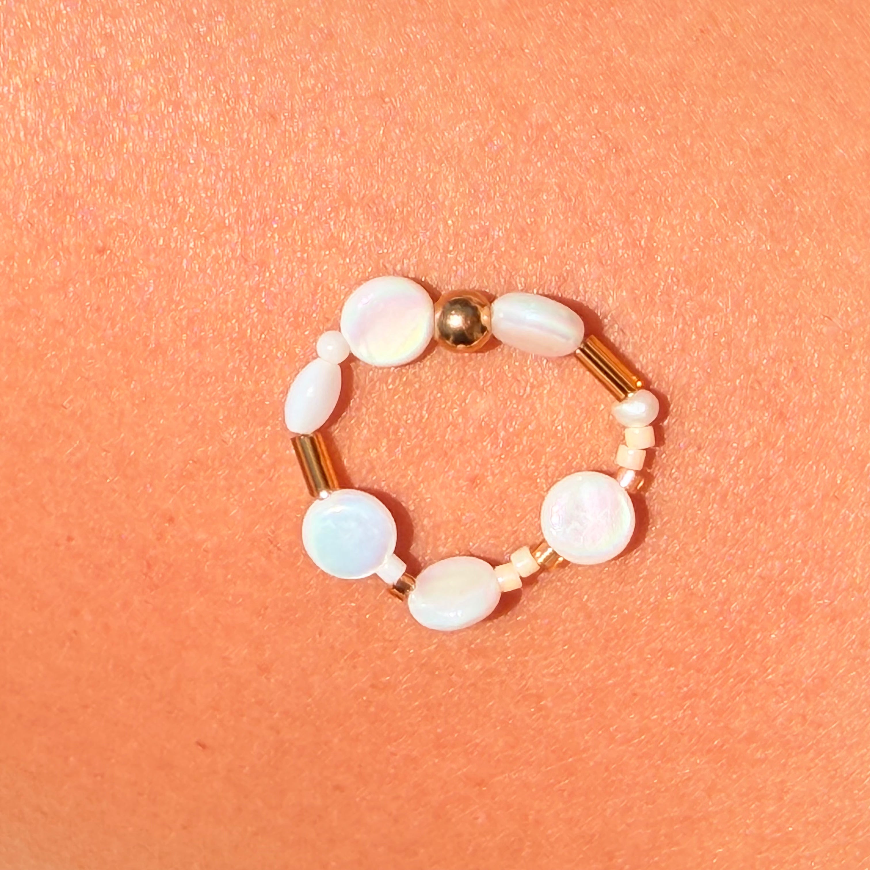 Sunlit Pearl Stretch Ring - B29