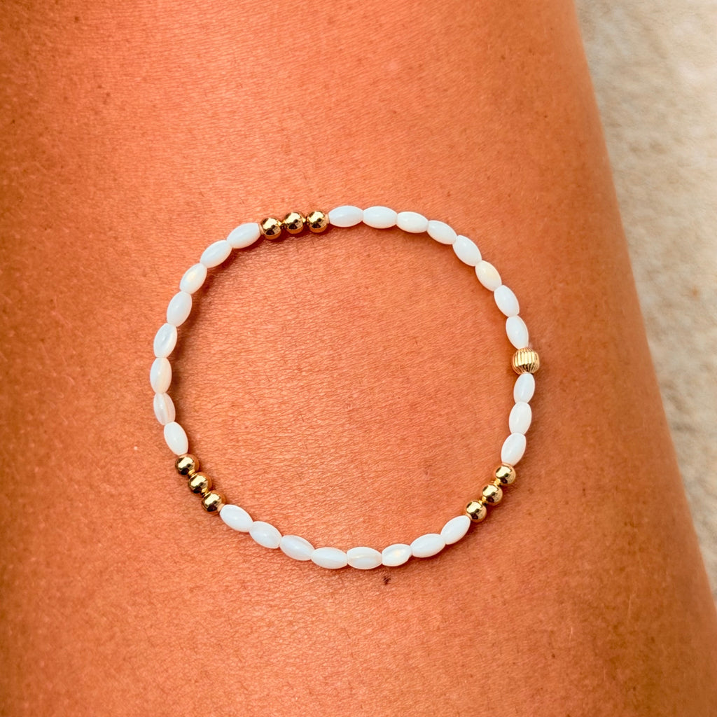 ILY Shell Bracelet - S75
