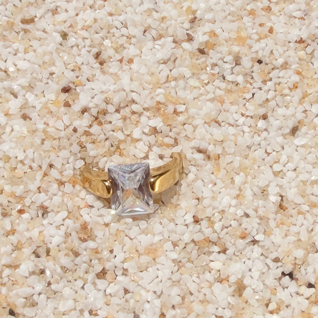 Honeymoon Ring - A106