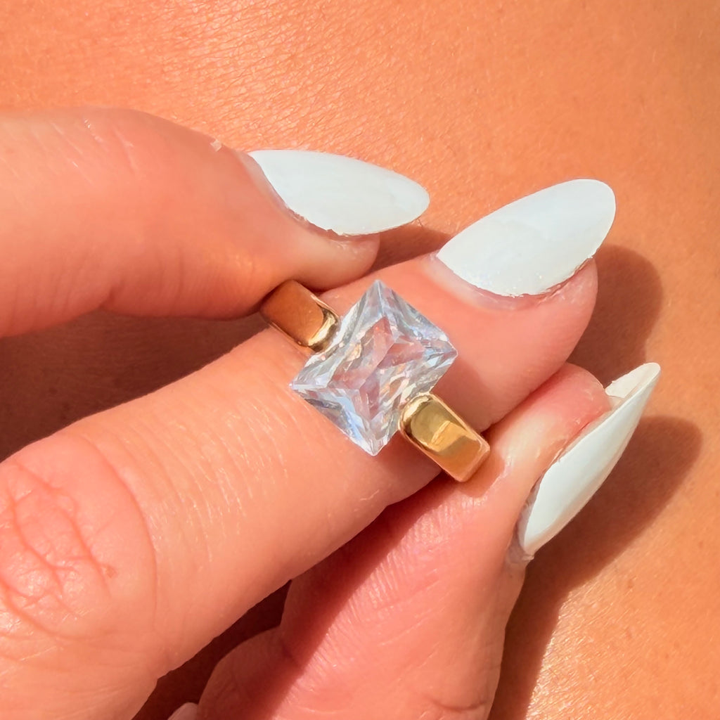 Honeymoon Ring - A106