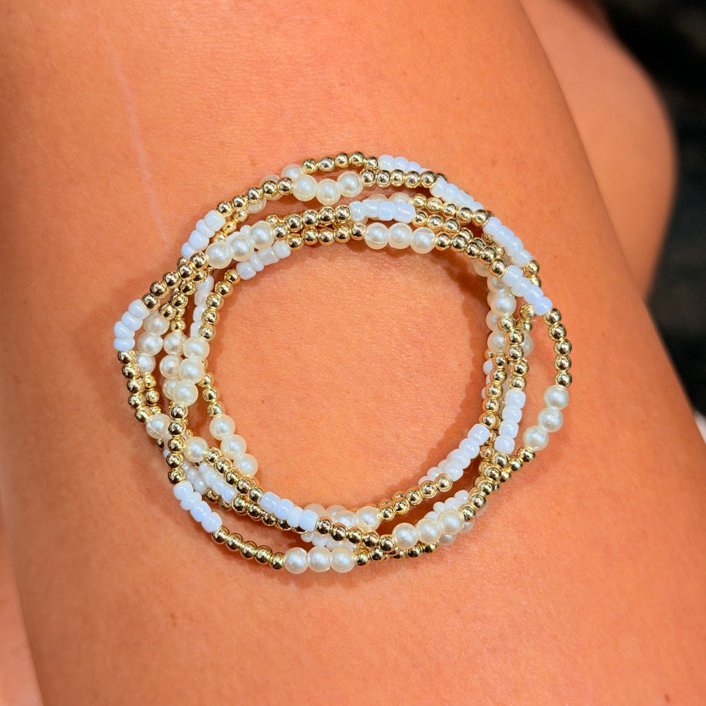 White Pearly Pop Bracelet : S147