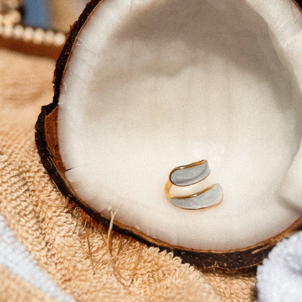 White Waves Ring - A1