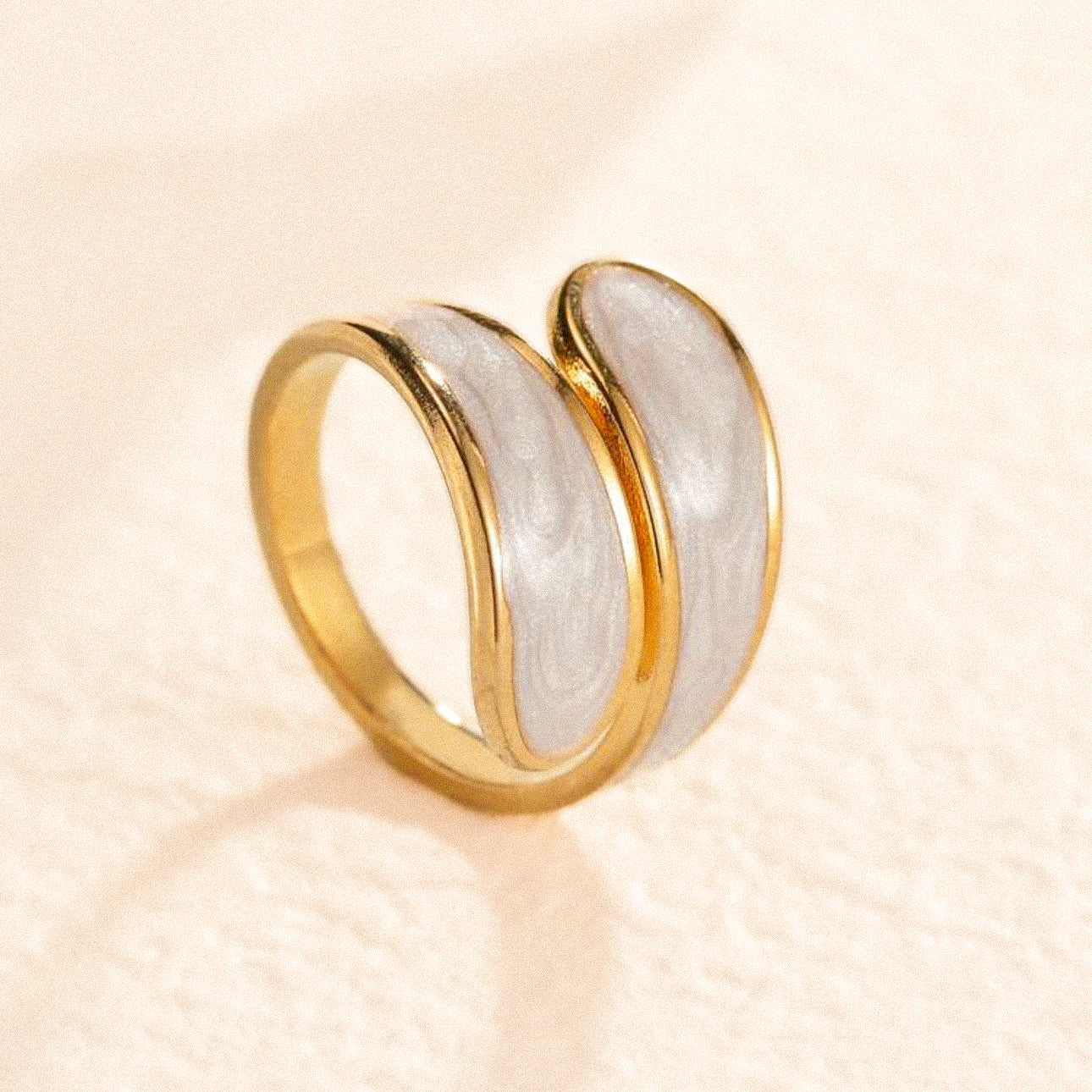 White Waves Ring - A1