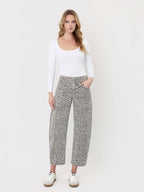 HIGH RISE LEOPARD PRINT UTILITY BARREL JEANS: LEOPARD , Vervet