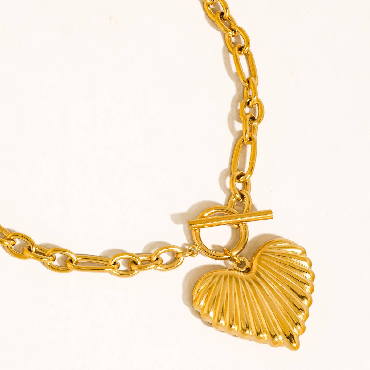 Gold Large Ribbed Heart Necklace - N83
