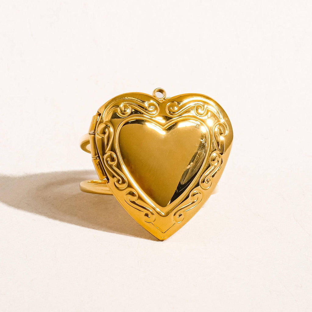 Golden Heart Locket Ring : A92