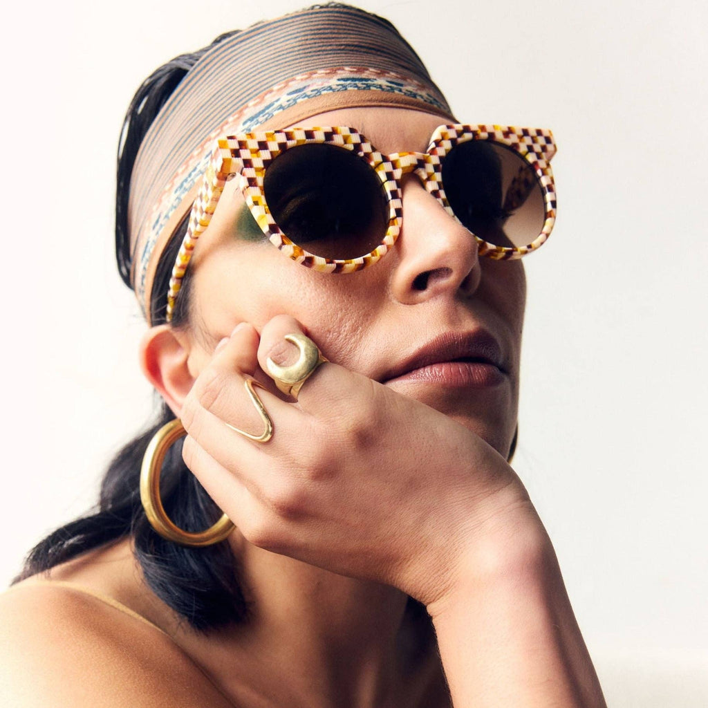 SARDINE - Aster - Toasted Moxie Round Checkered Sunglasses