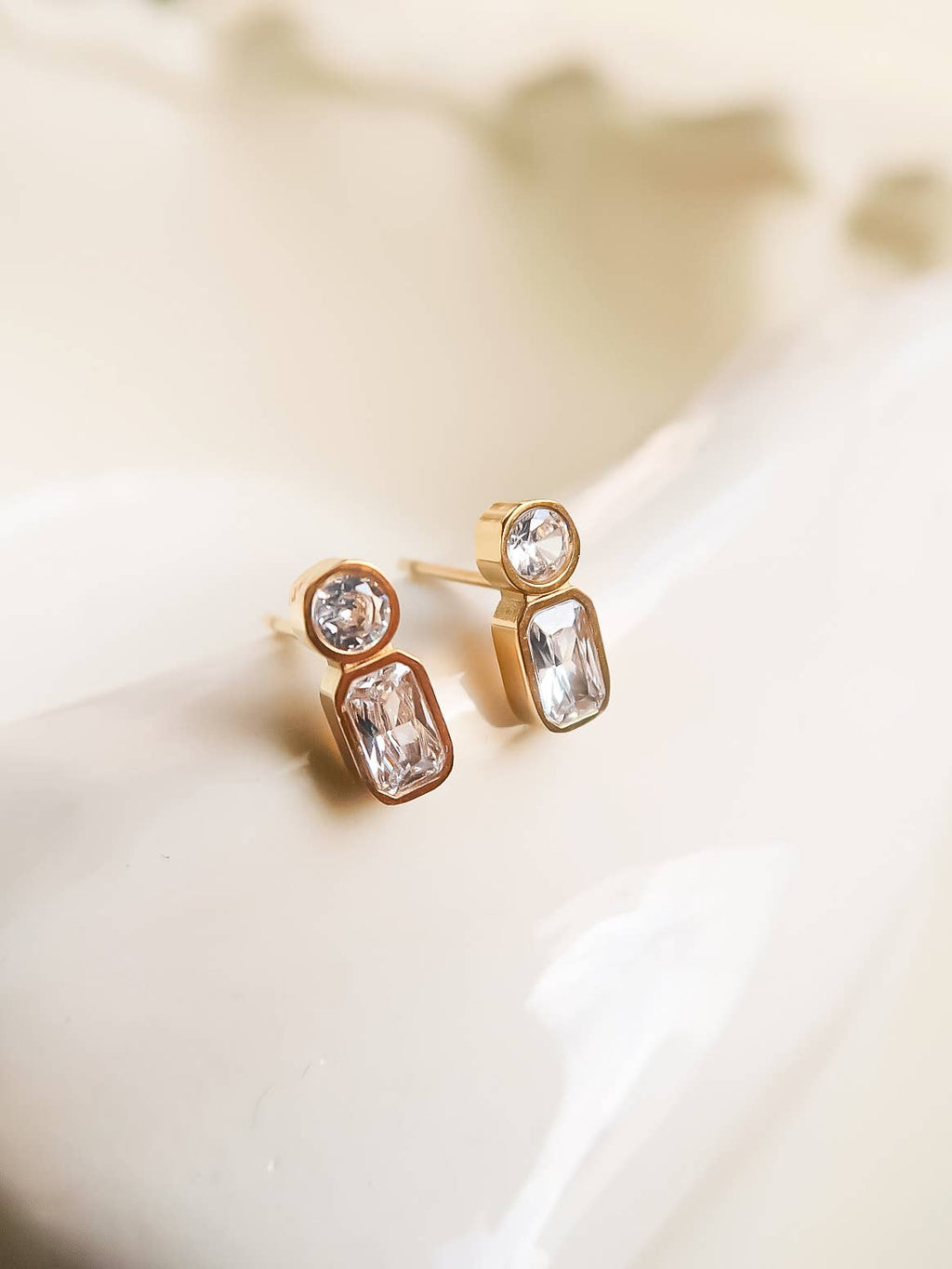 Dainty Luxe Stud Earrings - E104