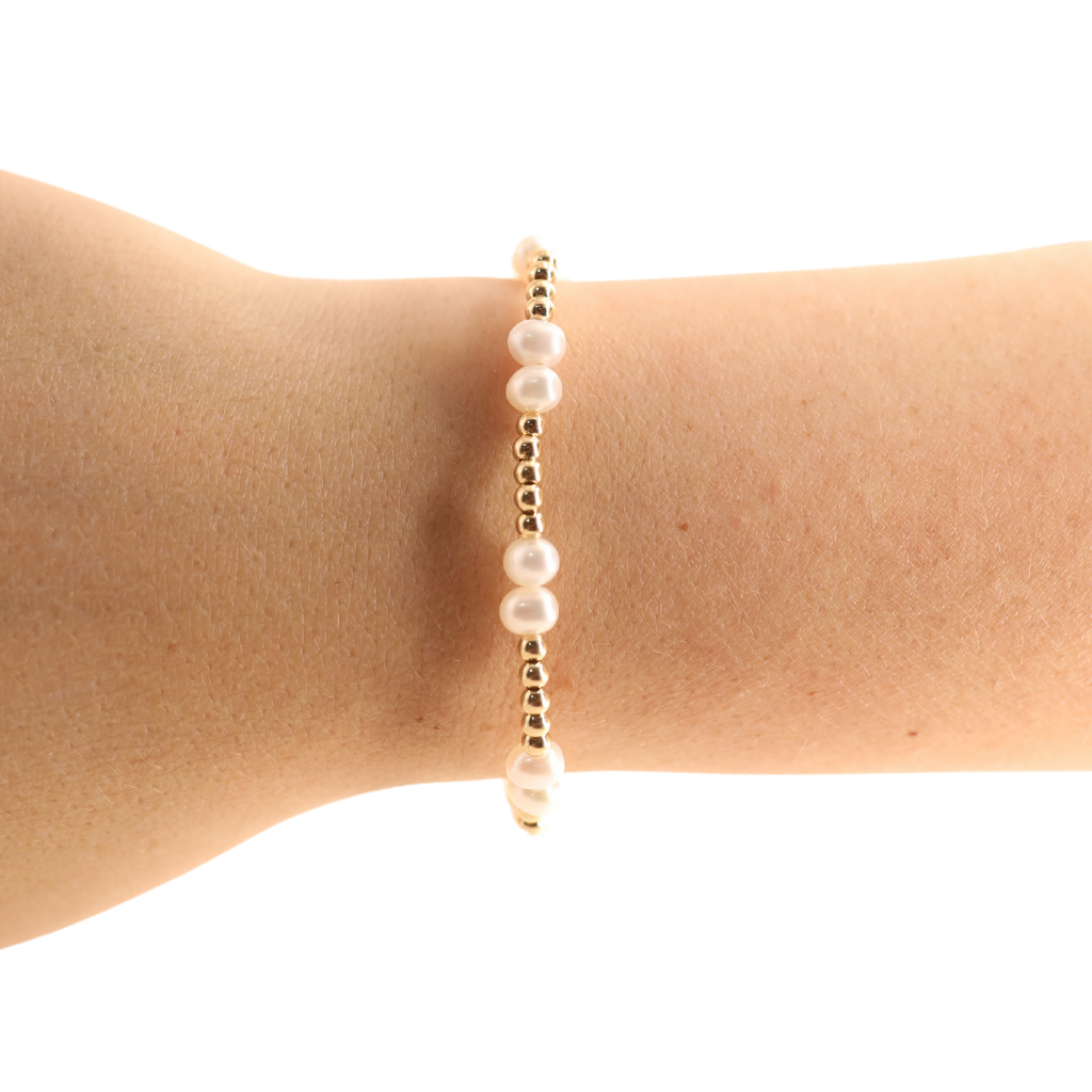 Coastal Pearl Bracelet in Gold - S105