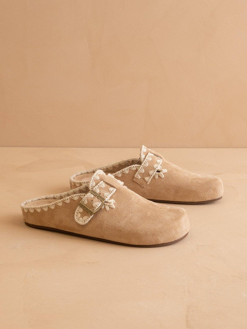 The Teri | Almond Tweed Buckle Fall Mule: ALMOND / 10