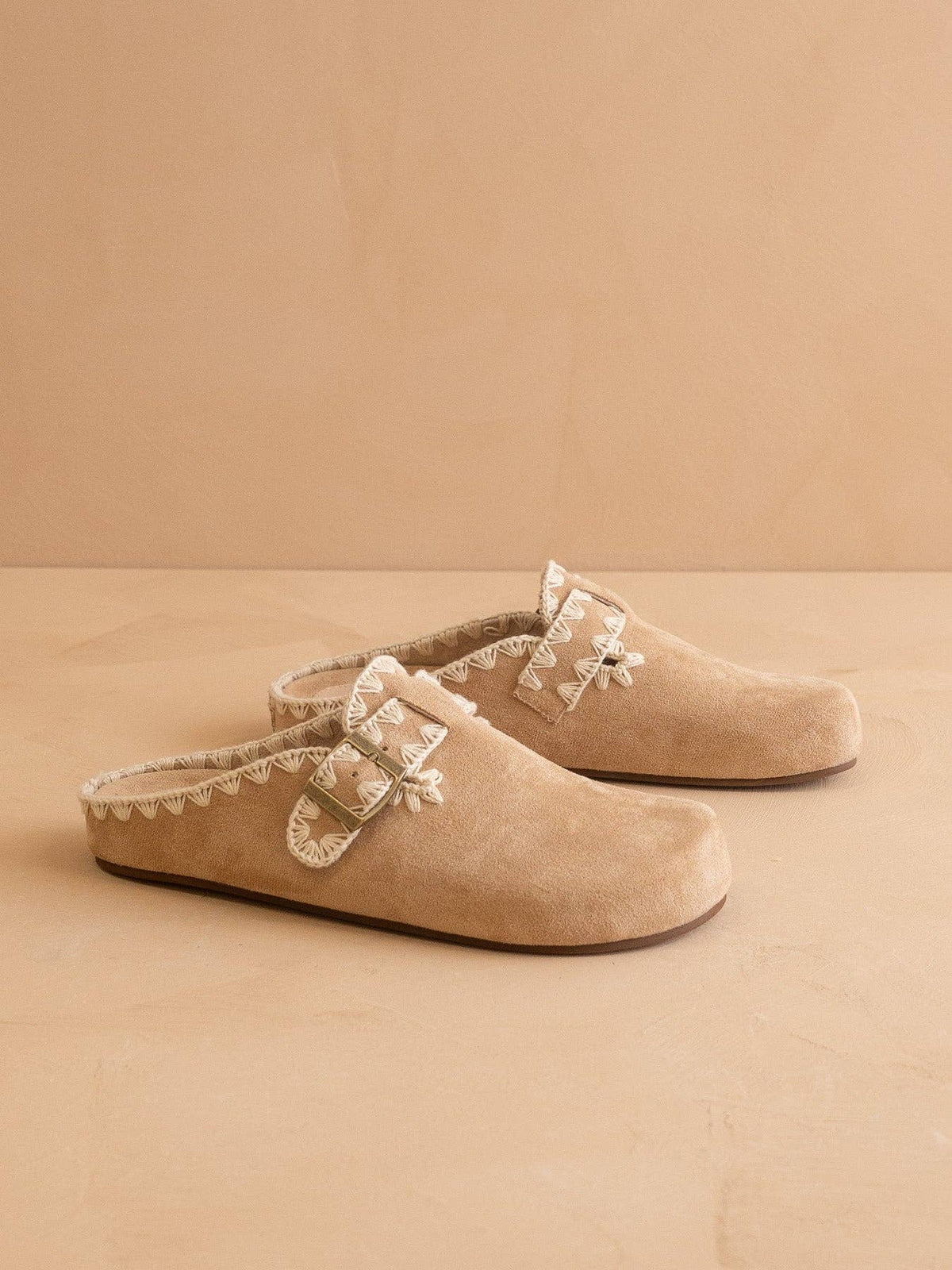 The Teri | Almond Tweed Buckle Fall Mule: ALMOND / 10
