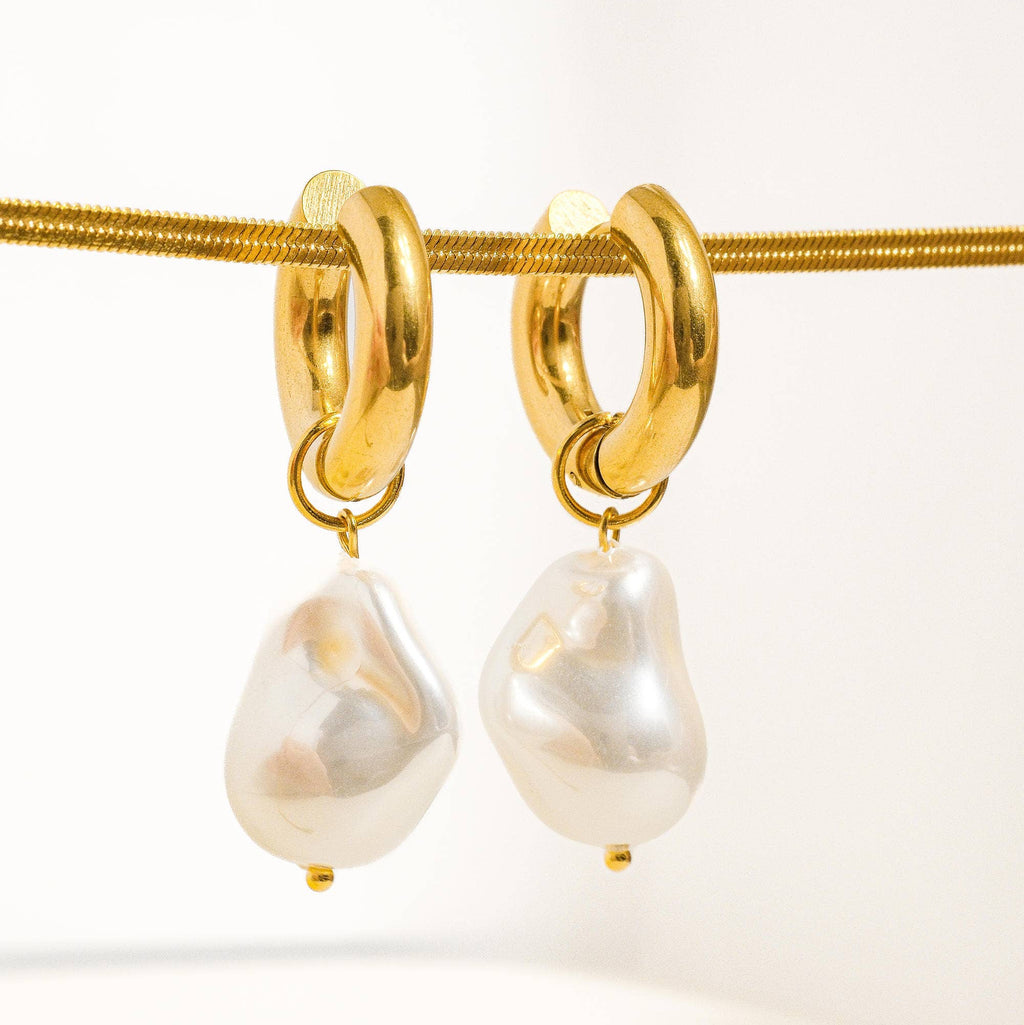 Oceana Gold Statement Large Pearl Earring - E45