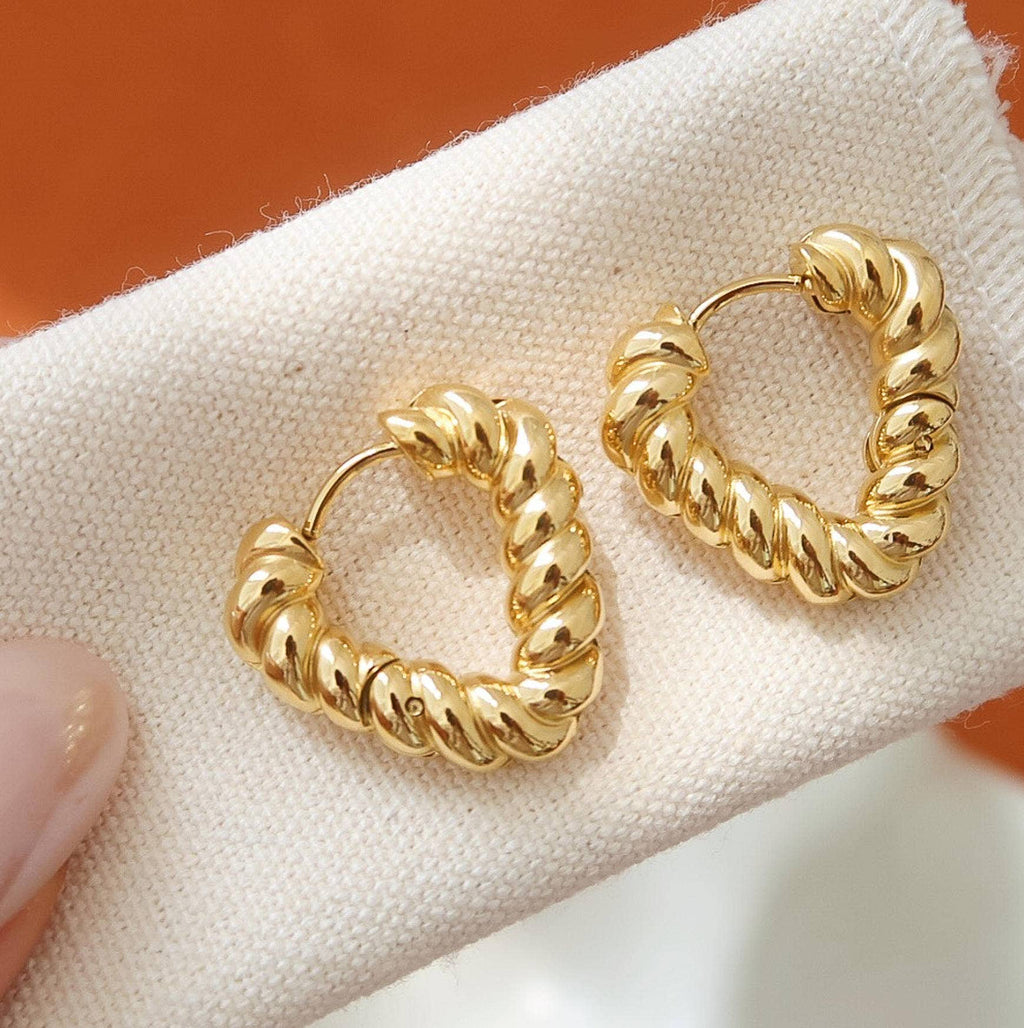 Twisted Heart Hoop Earrings - E41