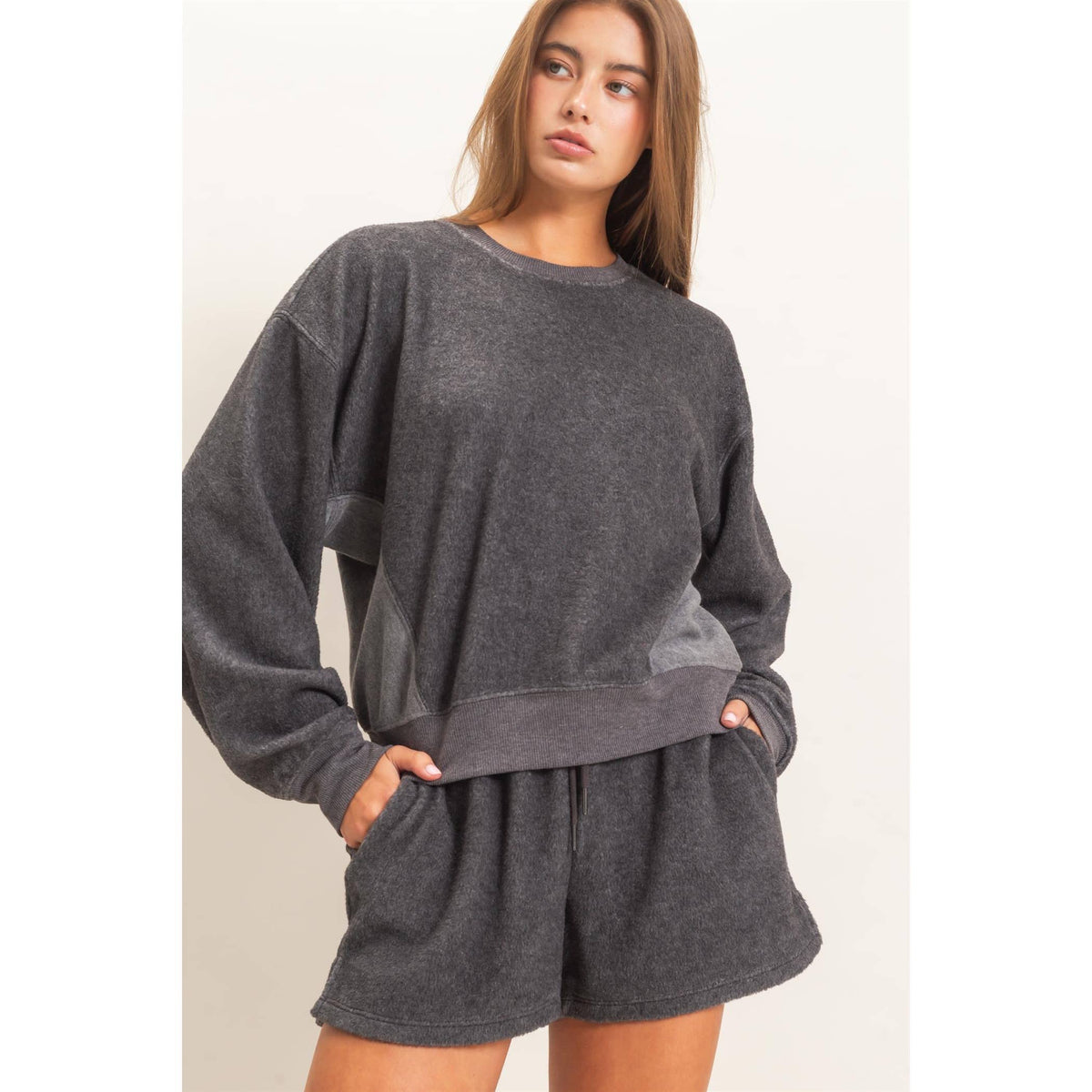 Contrast Sweatshirt & Shorts Set: IVORY