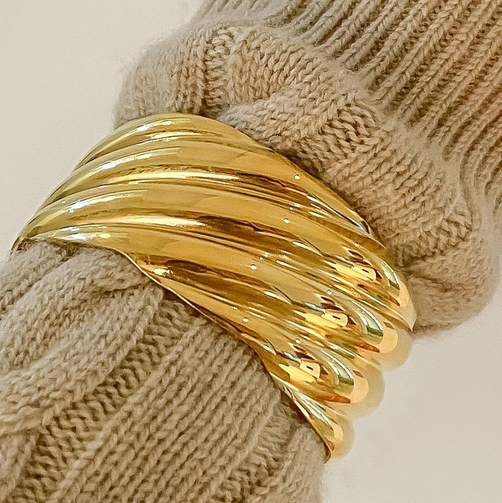 Wavy Bold Bangle: SS15