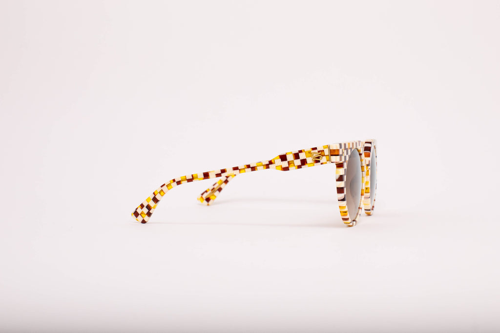 SARDINE - Aster - Toasted Moxie Round Checkered Sunglasses