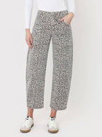 HIGH RISE LEOPARD PRINT UTILITY BARREL JEANS: LEOPARD , Vervet